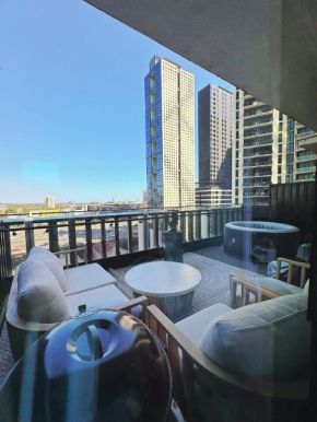2BR huge balcony with private spa pool gym and views